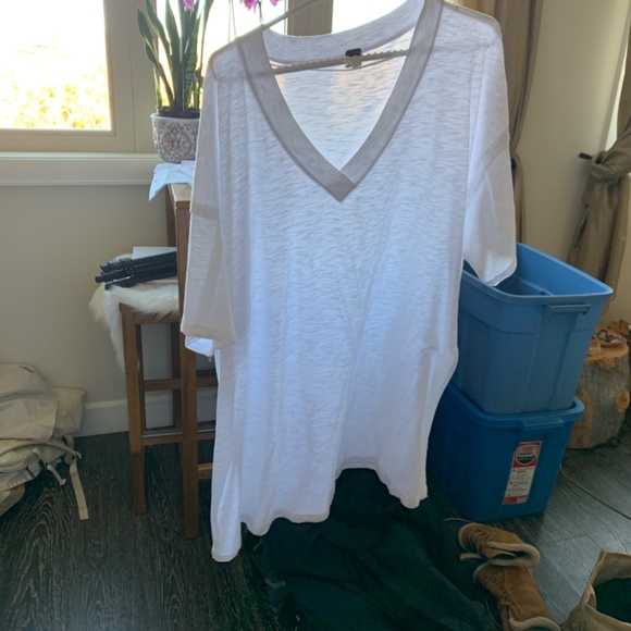 Free People tshirt - Picture 2 of 4